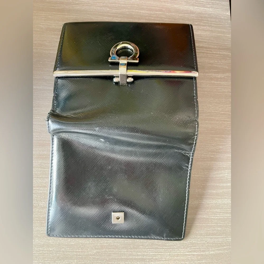 Vintage Salvatore Ferragamo Black Leather Bifold Unisex Wallet